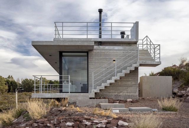 Terrazas del Chocon / Chazarreta-Tohus-Almendra args - Fotografía exterior, Turismo, Escaleras, Fachada, Barandas