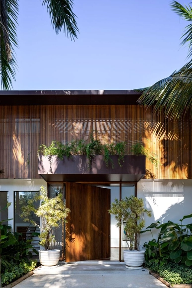 Casa TD / Patricia Bergantin - Fotografia de Exterior, Casas, Jardim, Porta, Fachada