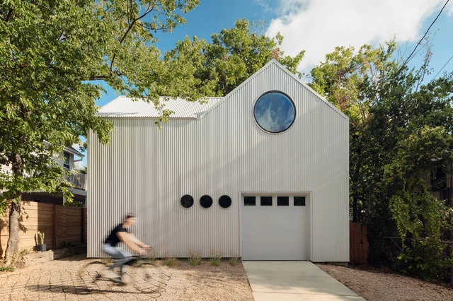 Casa de Passarinho / North Arrow Studio - Fotografia de Exterior, Casas, Fachada, Porta