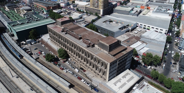 22 proyectos compiten por la recuperación del emblemático edificio de calle Exposición 221, Santiago - Imagen Principal