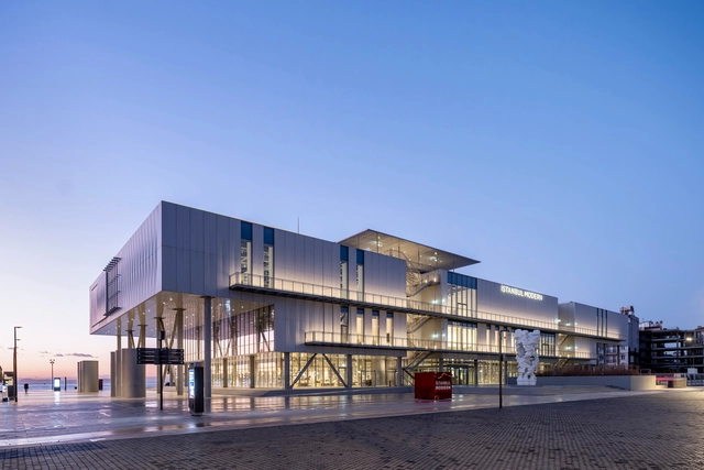 Projetado por Renzo Piano, primeiro museu de arte moderna e contemporânea da Turquia é inaugurado - Imagem de Destaque