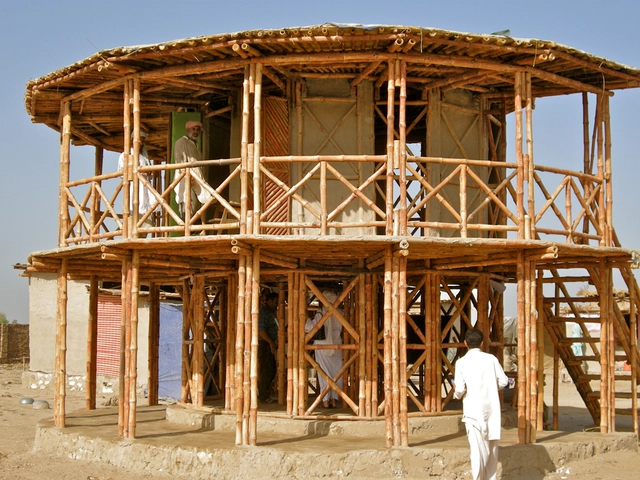 Arquitectura social: 10 proyectos de Yasmeen Lari, ganadora de la Medalla de Oro RIBA 2023 - Imagen Principal