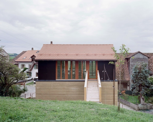 Transformation of a Pigsty in Chavornay / Madeleine architectes + Studio François Nantermod - Exterior Photography, Office Buildings, Garden, Door, Facade