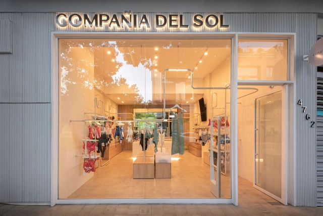 Compañía del Sol  / MURO estudio - Fotografía interior, Interiores Comerciales, Fachada, Puerta