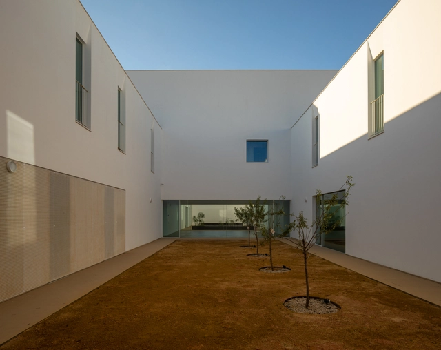  Habitação para Idosos / TERNULLOMELO ARCHITECTS - Fotografia de Exterior, Coliving, Aido, Fachada