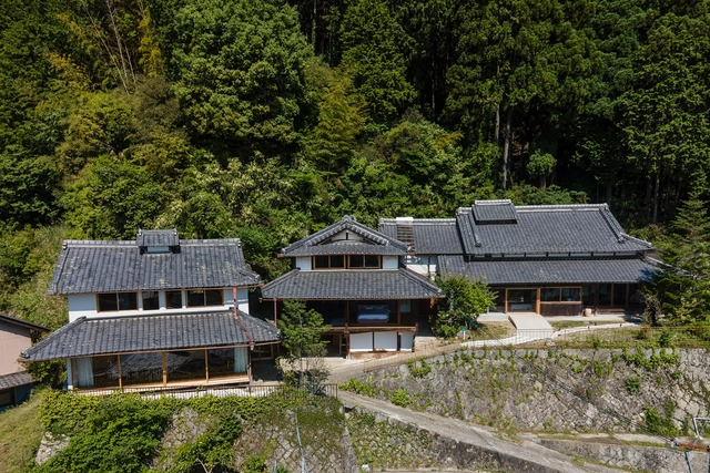 Hotel de Yamazoe / OHArchitecture - Fotografia de Exterior, Hotéis, Floresta