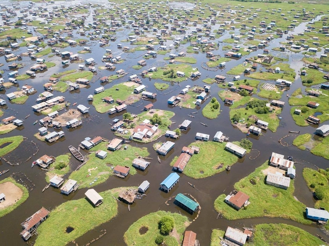 El pueblo flotante de Ganvie: Un modelo de urbanismo socioecológico - Imagen Principal