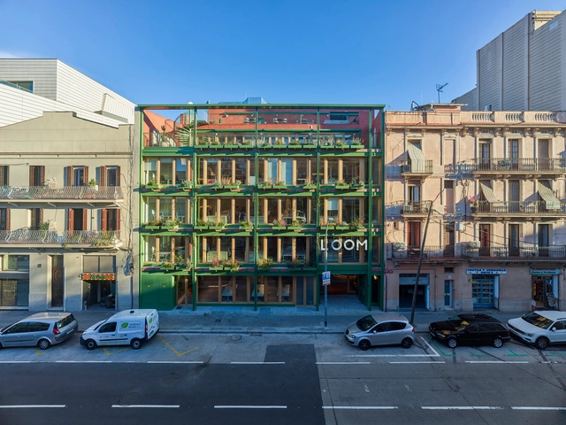LOOM Ferretería Pere IV – Reforma de un edificio industrial en Poblenou / Daniel Mòdol - Fotografía exterior, Reconversión, Fachada