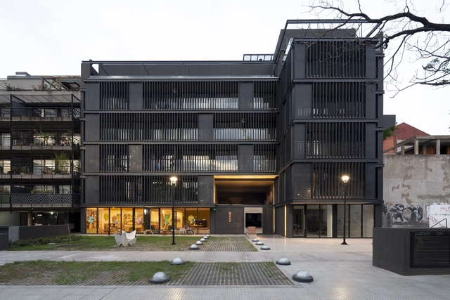 Edificio Donado 1601 / ESHH Arquitectura - Fotografía exterior, Apartamentos, Patio interior, Fachada