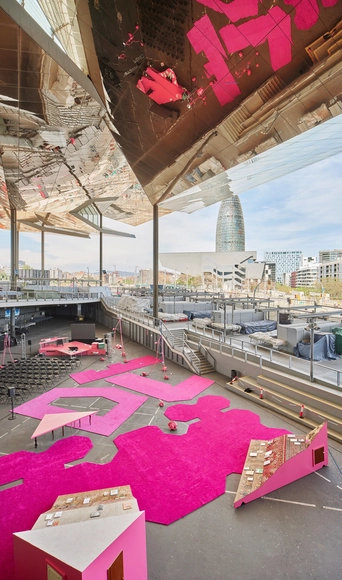 Asamblea Nómada: Una instalación que replantea el uso de los espacios públicos diseñada por H3o architects  - Imagen Principal