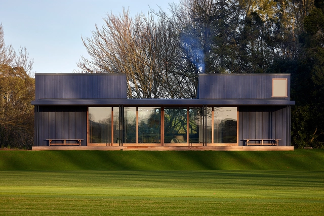 Pabellón de cricket Deep Cover / Edwards White Architects - Fotografía exterior, Casas, Jardín, Fachada