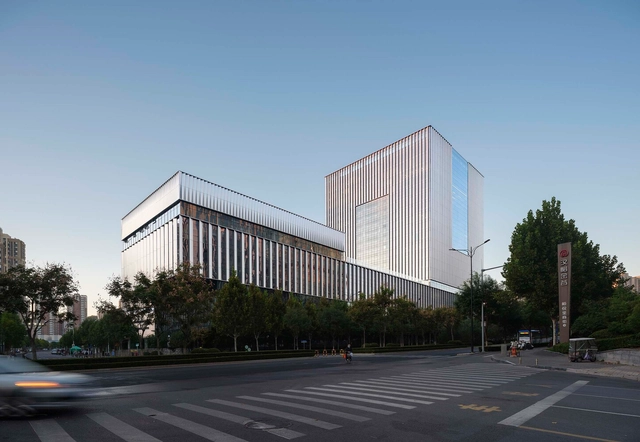 国家重型汽车工程技术研究中心 / CCDI  21设计工作室 - 建筑图, 公共机构设施, 表皮