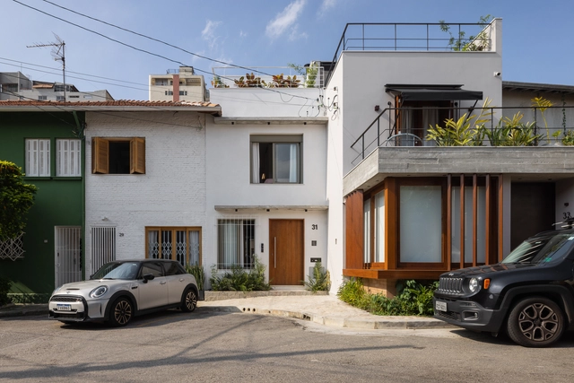 Residência Gonzalez Monteiro / Alvorada Arquitetos - Fotografia de Exterior, Renovação, Fachada, Porta