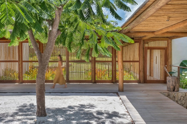 Casa da Luz / Delton Leandro Arquitetura - Fotografia de Exterior, Casas, Jardim, Fachada, Viga, Cerca