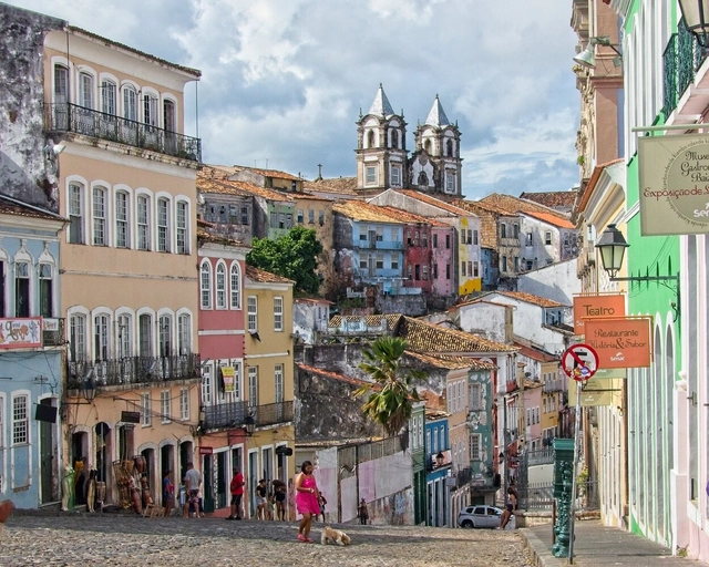 O Pelourinho em Salvador: da arquitetura colonial ao Olodum - Imagem de Destaque