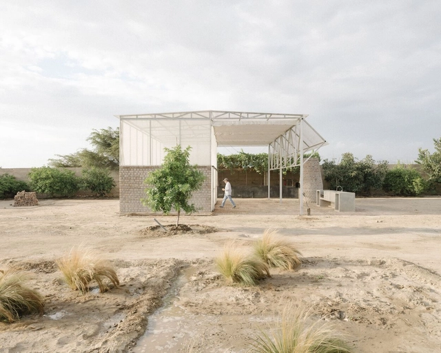 Un invernadero para la coexistencia de plantas y humanos en El Carmen, Perú / salazarsequeromedina - Fotografía exterior, Sustentabilidad Y Diseño Ecológico, Jardín, Fachada