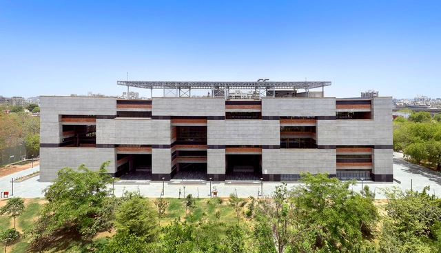 Centro Universitário de Ahmedabad / Stephane Paumier Architects - Fotografia de Exterior, Repúblicas, Fachada