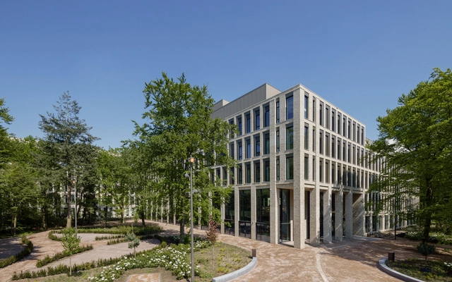 Tergooi Medical Center / Wiegerinck - Exterior Photography, Hospital , Garden, Facade