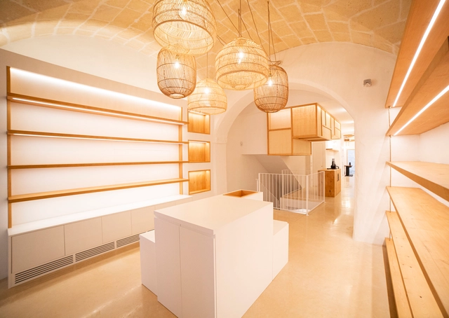 Local comercial Ses Voltes / Maria João Atelier - Fotografía interior, Interiores Comerciales, Arco, Escaleras