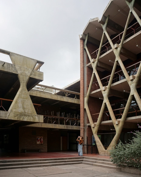 Guía de arquitectura en Mendoza: 10 sitios para conocer la ciudad de las acequias - Imagen Principal