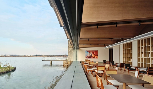 Interior Design of Boatyard Hotel Interiors / WJ STUDIO - Interior Photography, Hotels Interiors, Deck, Beam, Table, Chair