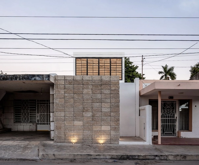Casa Eva / Taller Estilo Arquitectura - Fotografía exterior, Casas, Fachada, Puerta