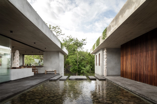 Como integrar a água ao projeto de uma casa? Tanques, piscinas e tratamento de água pluvial - Imagem de Destaque