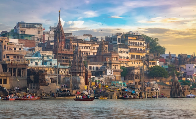 Ghats de Varanasi: Los paisajes fluviales de la India  - Imagen Principal