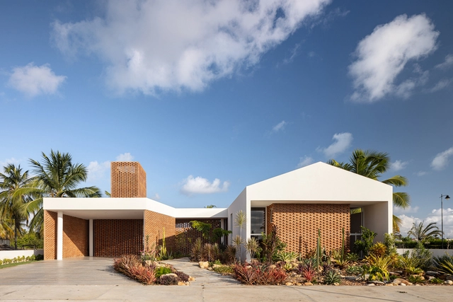 Residência Thai / Coletivo de Arquitetos - Fotografia de Exterior, Casas, Fachada, Porta