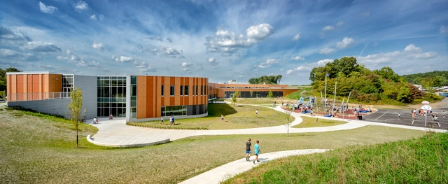 Seneca Valley School District, Ehrman Crest Elementary and Middle School / CannonDesign	 - Exterior Photography, Elementary & Middle School, Facade