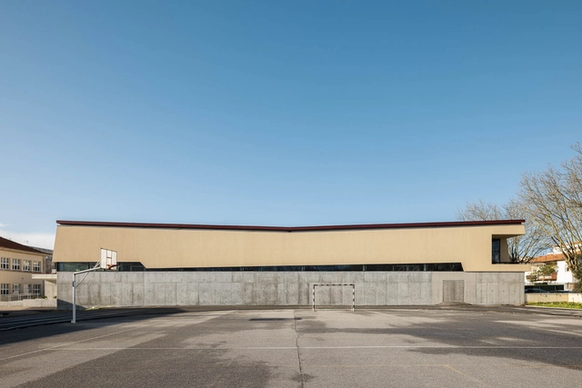 Pavilhão Desportivo da Escola Secundária Eça de Queirós / Oval Projetos - Fotografia de Exterior, Outros Edifícios, Fachada