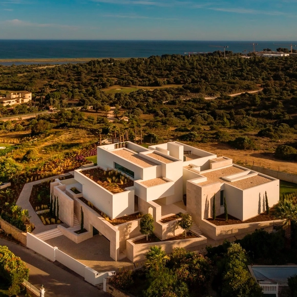 Casa Lioz / Mário Martins Atelier - Fotografía exterior, Casas, Fachada, Arco