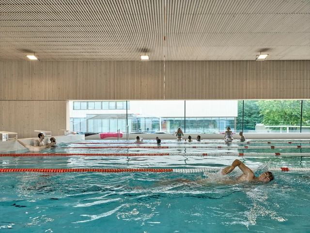 Piscina Saint-Prex / LVPH Architectes - Fotografia de Interiores, Piscina