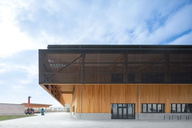 The Timber Hat Building / rundzwei Architekten - Exterior Photography, Buildings, Facade