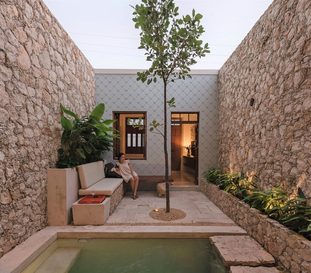 How to Design a House on a Narrow Plot? Examples in Mérida, Mexico - Featured Image