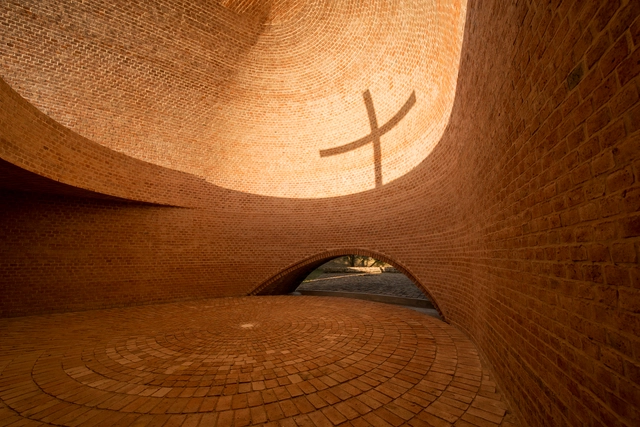 Arquiteturas que celebram o sol: o solstício incorporado ao projeto - Imagem de Destaque