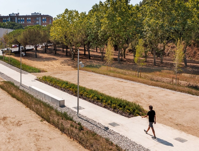 Parque Montornés Norte: Regeneración Urbana / Hiha Studio - Fotografía exterior, Parque, Jardín, Fachada