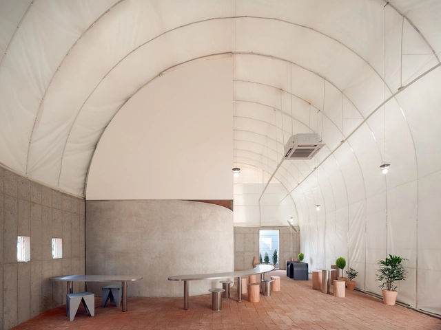 Estúdio Curving Block / sukchulmok - Fotografia de Interiores, Ateliê, Porta, Fachada, Arco