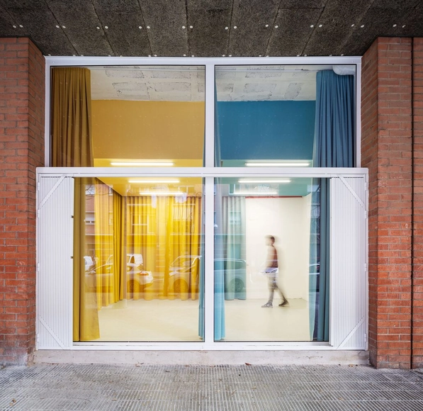 Espacio de coworking en Baró de Viver / midori arquitectura - Fotografía interior, Arquitectura De Oficinas, Puerta, Fachada