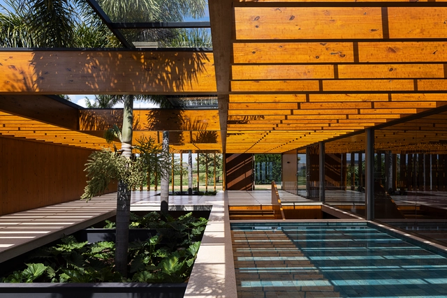 Casa Jurumirim / Sergio Sampaio Archi + Tectônica - Fotografia de Exterior, Casas, Jardim, Fachada, Viga, Corrimão, Banco