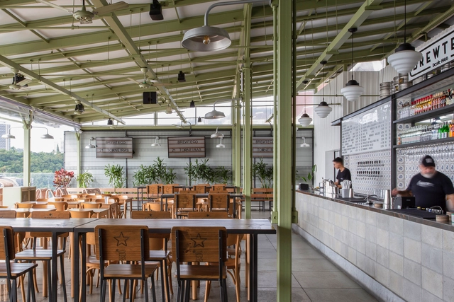 Brewteco Terraço Botafogo / Tadu Arquitetura - Fotografia de Interiores, Restaurante, Cozinha, Viga, Mesa, Cadeira