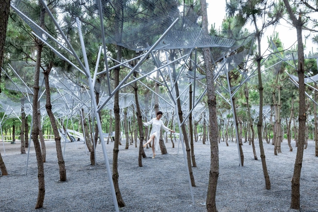 松衣剧场 / 北京观筑景观规划设计院孔祥伟工作室 - 建筑图, 剧院, 森林