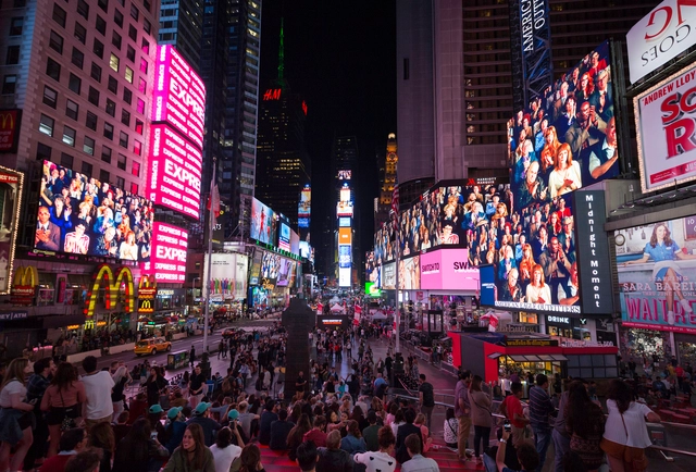 Expanded Public Art within Media Architecture(s)  - Featured Image
