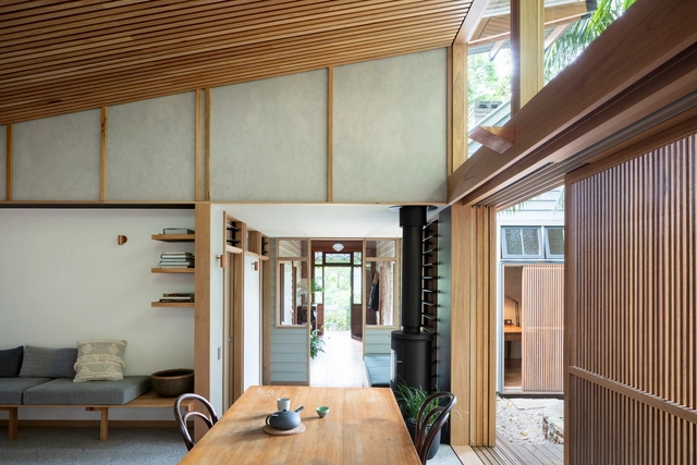 Casa Tsubo Niwa / Incidental Architecture - Fotografía interior, Residencial, Fijación Vigas, Fachada, Puerta, Mesas, Sillas