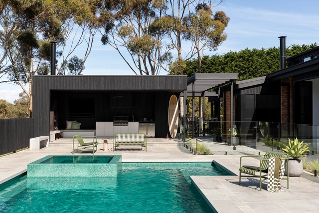 Jan Juc Acre House / Heartly + Project Now - Exterior Photography, House Interiors, Courtyard, Facade, Door, Chair