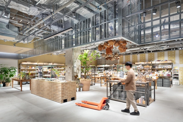 TODAY’S SPECIAL Ebisu Store / Schemata Architects + Jo Nagasaka - Interior Photography, Retail Interiors, Beam