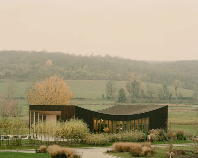 Pabellón de bienestar de Zala Springs Golf Resort / Archikon Architects - Fotografía exterior, Interiores De Espacios De Bienestar, Jardín, Fachada