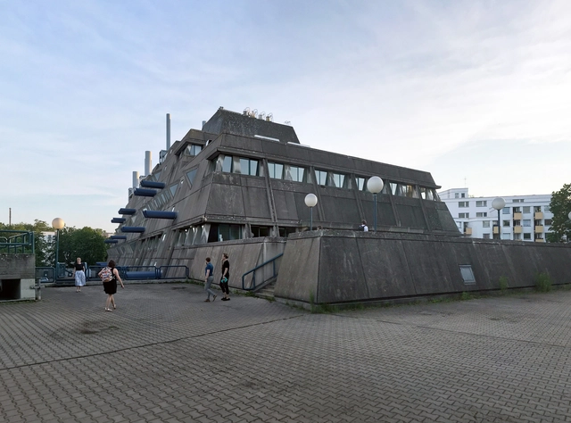El emblemático edificio brutalista Mäusebunker de Berlín se salva de la demolición - Imagen Principal