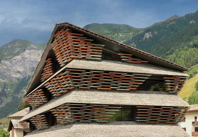 Explorando la Haus Balma de Kengo Kuma Architects en Vals, Suiza - Imagen Principal