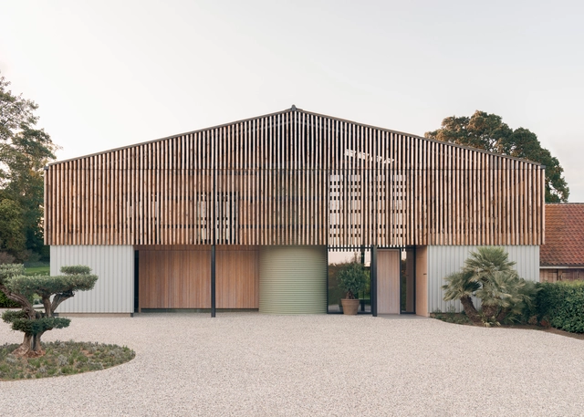 Celeiro Norfolk / 31/44 Architects - Fotografia de Exterior, Residencial, Jardim, Fachada, Porta